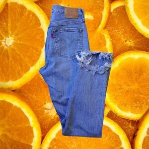 Levis Premium 501S Womens Jeans Size 27 Light Wash Distressed Frayed Hem Denim‎